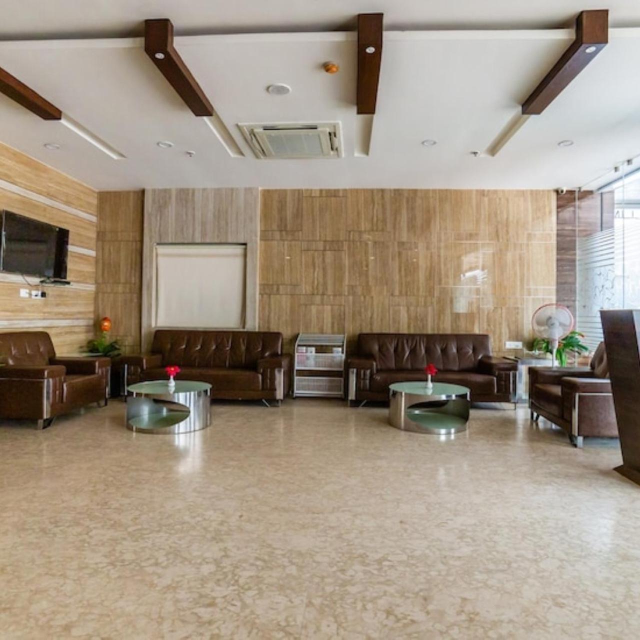 Hotel Svm Grand Medipally Haiderabad Buitenkant foto